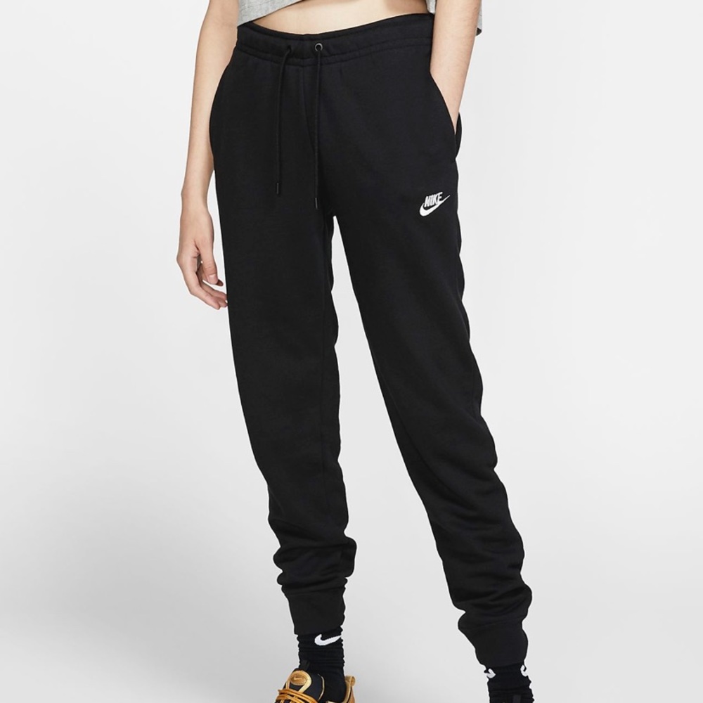 Black Nike joggers size women’s XS